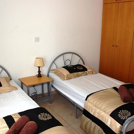 Chloraka Park D101 Apartment Paphos Bagian luar foto