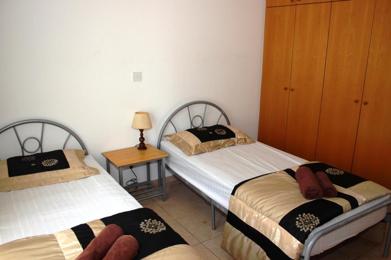 Chloraka Park D101 Apartment Paphos Bagian luar foto