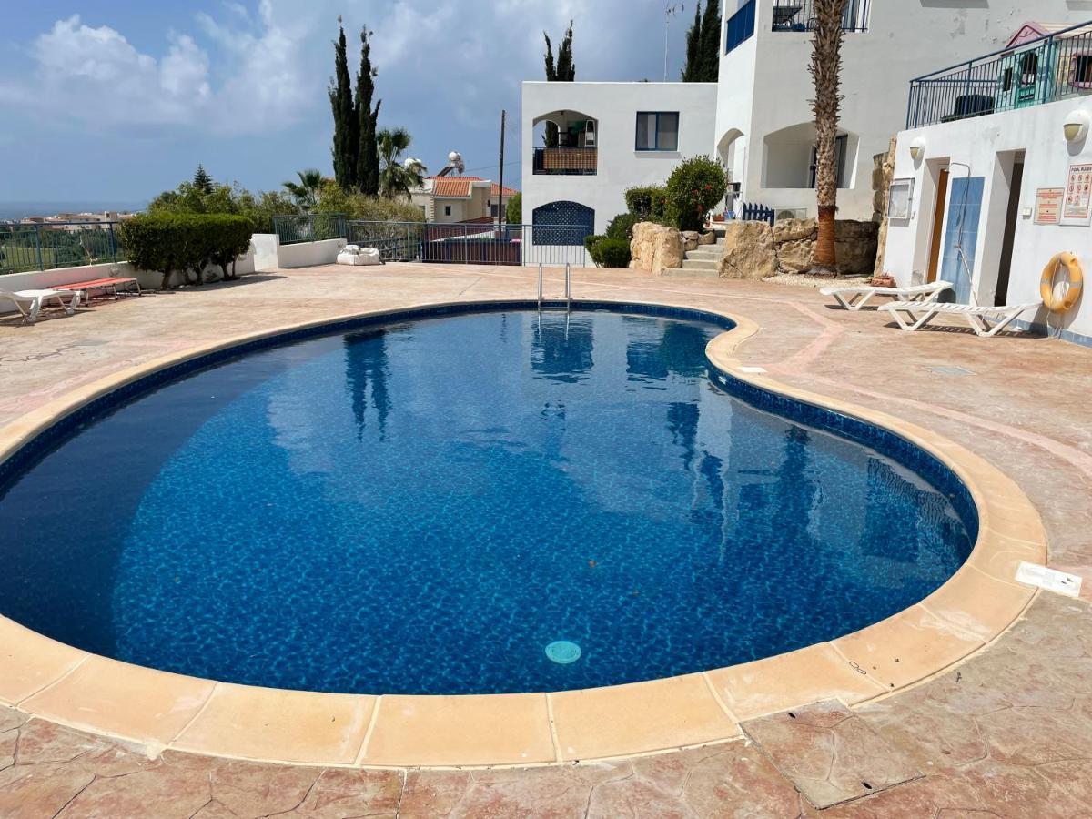 Chloraka Park D101 Apartment Paphos Bagian luar foto