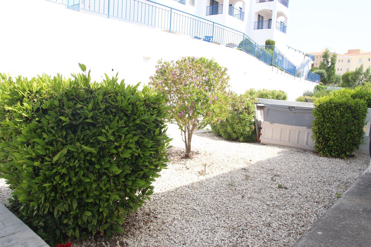 Chloraka Park D101 Apartment Paphos Bagian luar foto