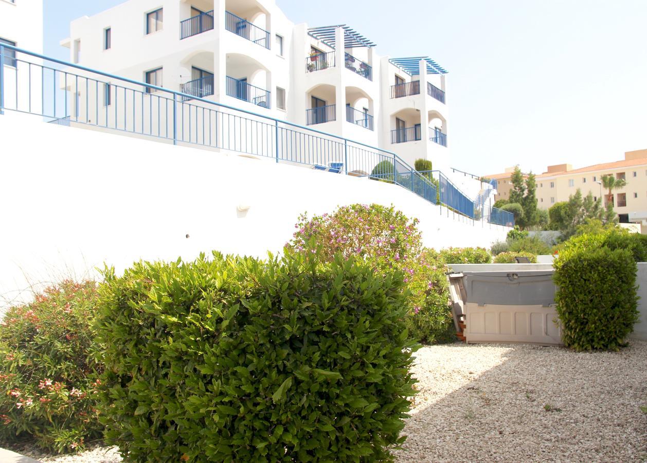 Chloraka Park D101 Apartment Paphos Bagian luar foto