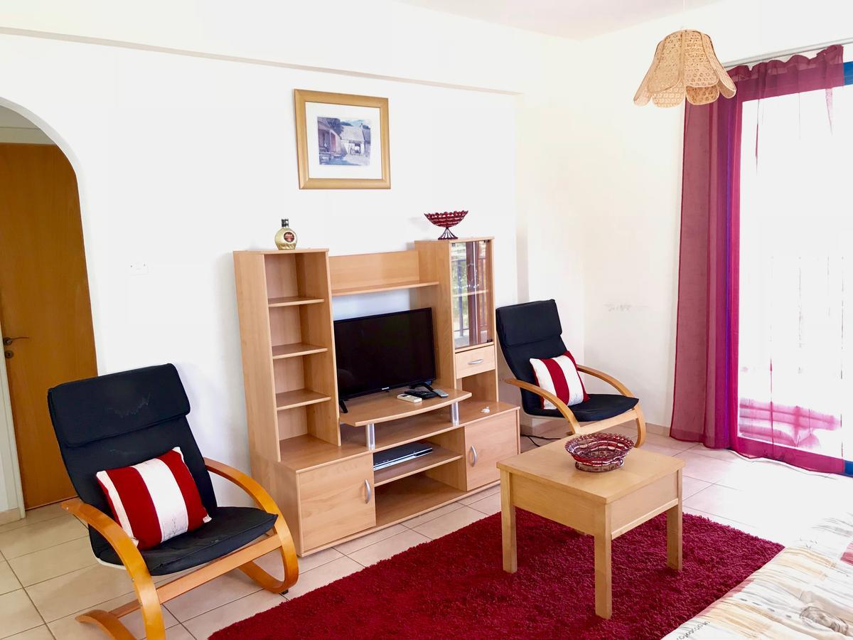 Chloraka Park D101 Apartment Paphos Bagian luar foto