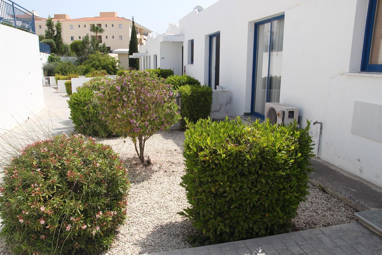 Chloraka Park D101 Apartment Paphos Bagian luar foto